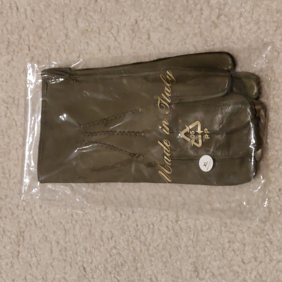 Bruno Di Costanzo handcrafted Olive Leather XL gloves with silk lining - Picture 12 of 14